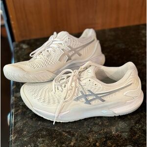 ASICS gel Resolution 9